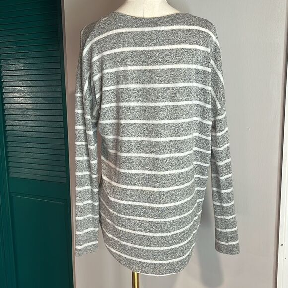 Korye Gray Striped long sleeve high low tunic sweater Women's Top - s - Picture 4 of 6